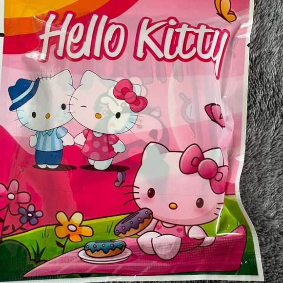 Hello Kitty Bundle - Picture 3 of 13